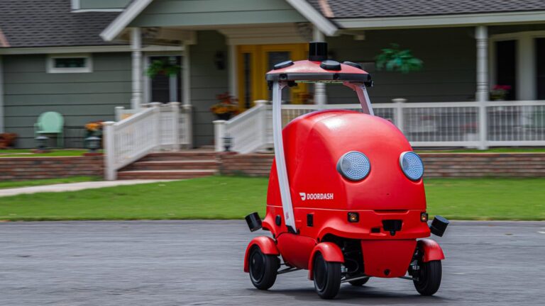 DoorDash’s Dot Bot Will Deliver Your Food, and It Won’t Just Cruise Down Sidewalks